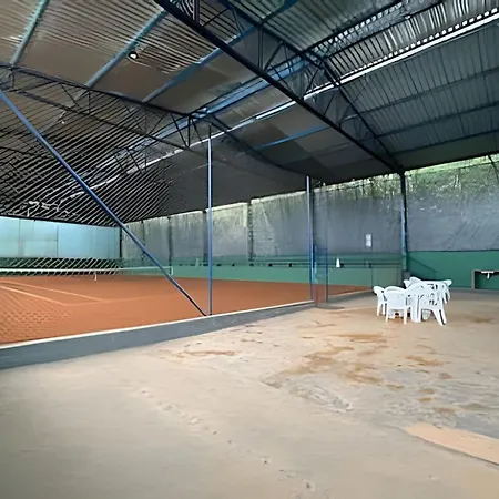 Resort Wembley Tenis 250m da Praia das Toninhas-2